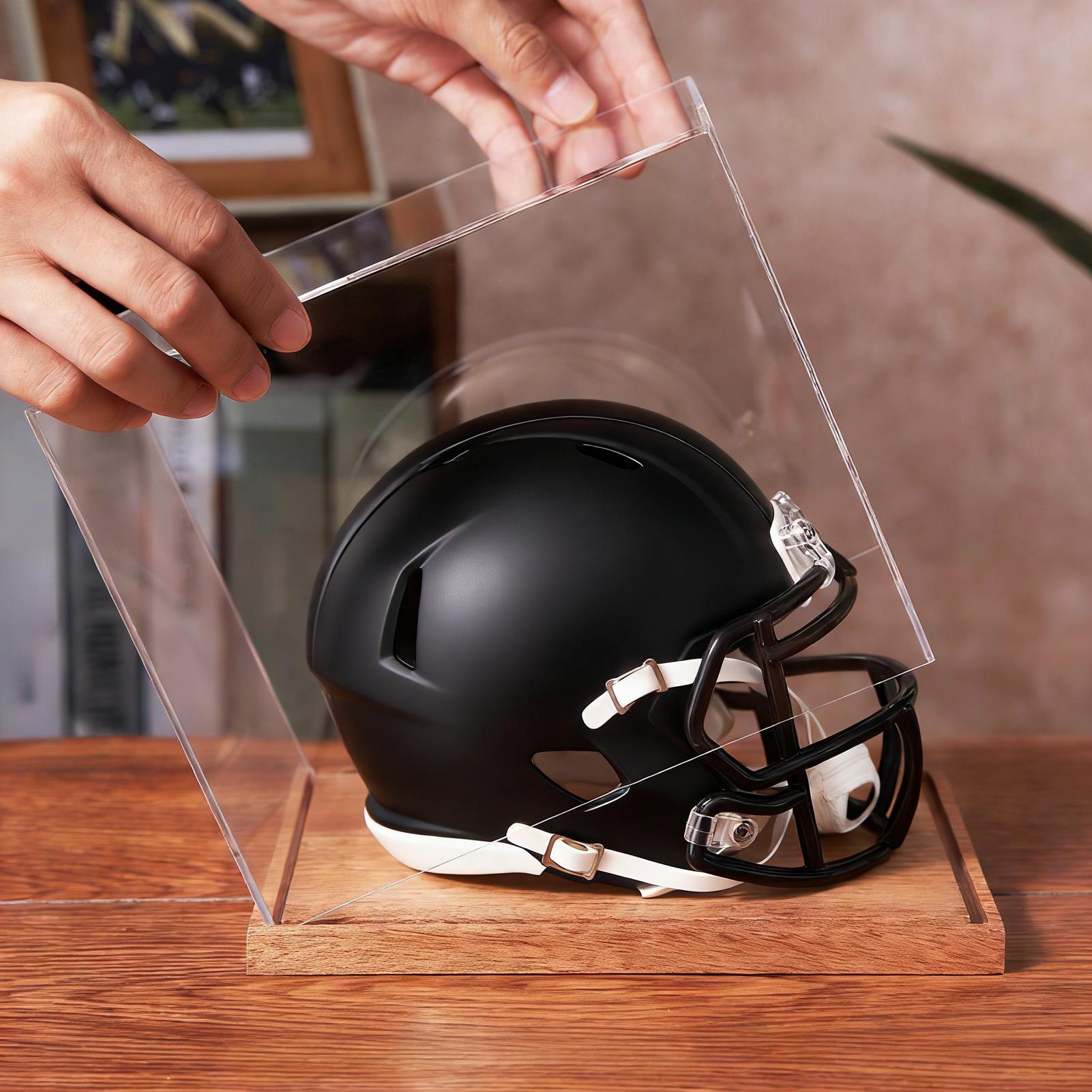 サッカーヘルメットケース クリアボックス 木製スタンド付き  - Display Stand Wood のレビューと価格